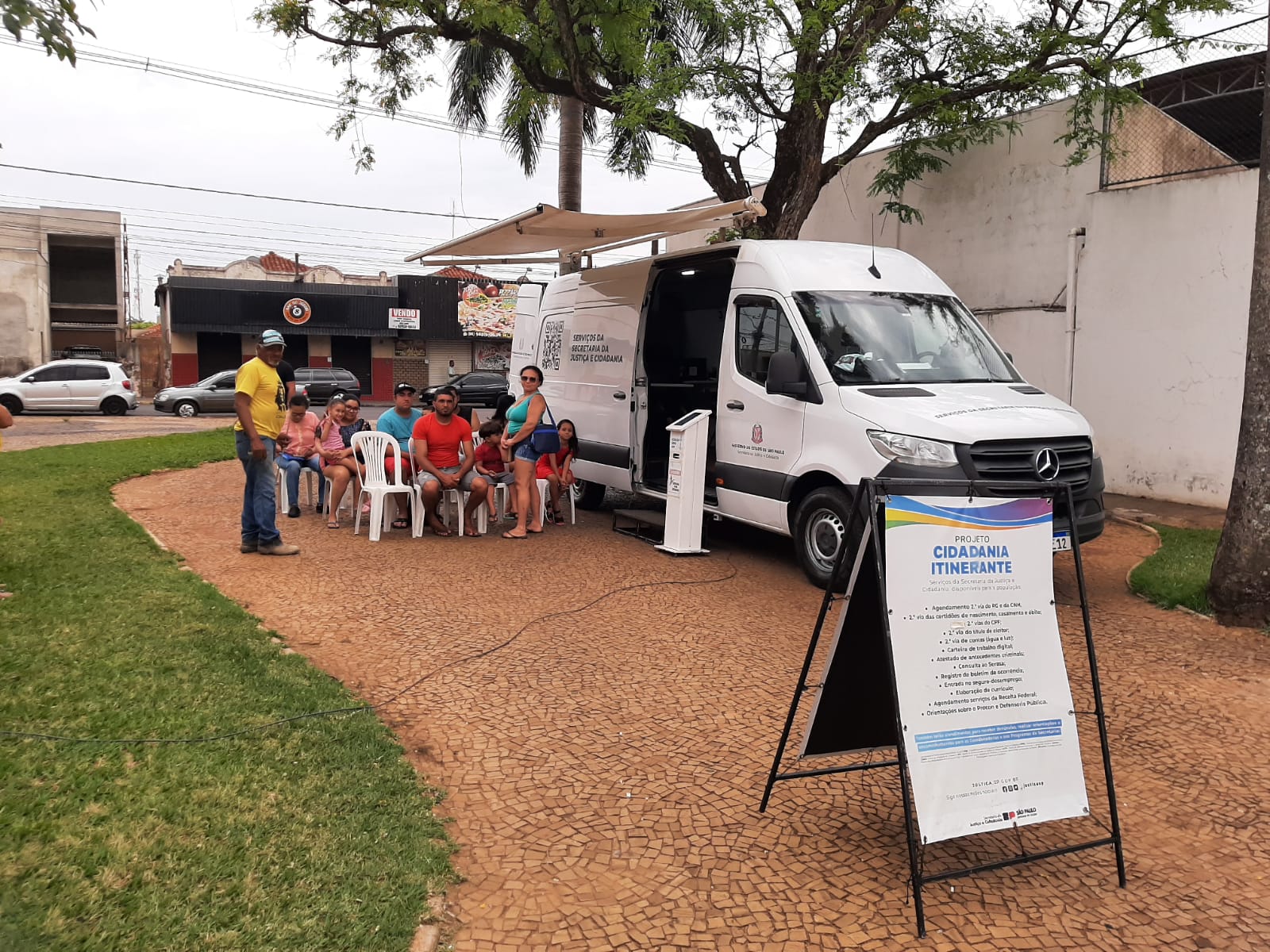 Serão distribuídas 100 senhas por dia, em ordem de chegada