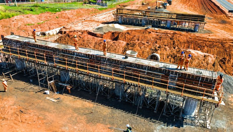 Operação para construção de novo dispositivo de retorno será realizada até quarta-feira com "Pare e Siga"